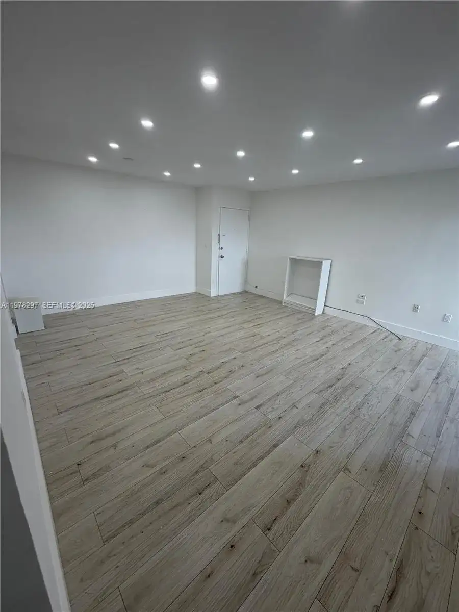 750 NW 43rd Ave # 501, Miami FL 33126 photo 3
