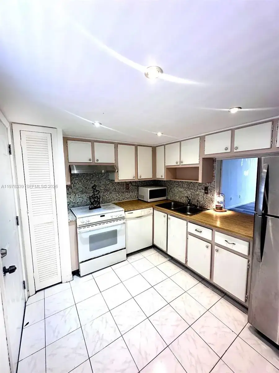 1501 NE 191st St # C312, Miami FL 33179 photo 4