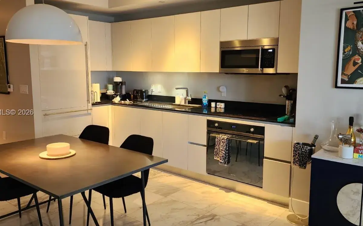 1010 Brickell Ave # 4208, Miami FL 33131