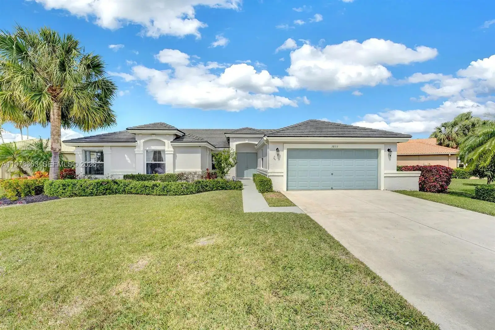 3833 Cypress Lake Dr, Lake Worth FL 33467 photo 2