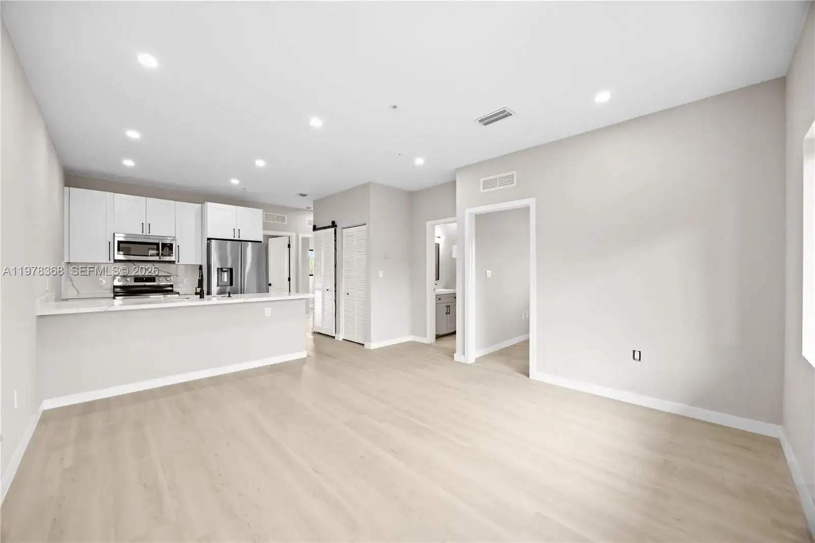 630 NE 166th St # 3, Miami FL 33162 photo 2