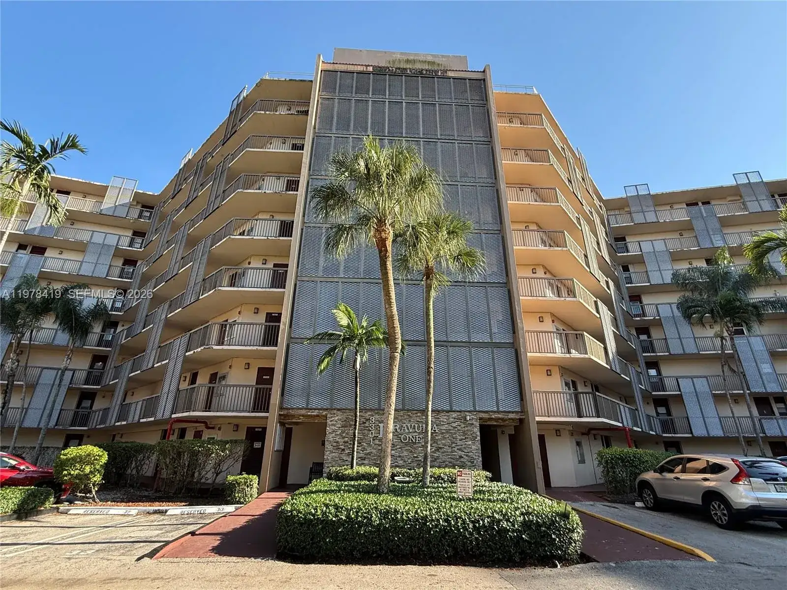 3301 N Country Club Dr # 106, Aventura FL 33180 photo 2