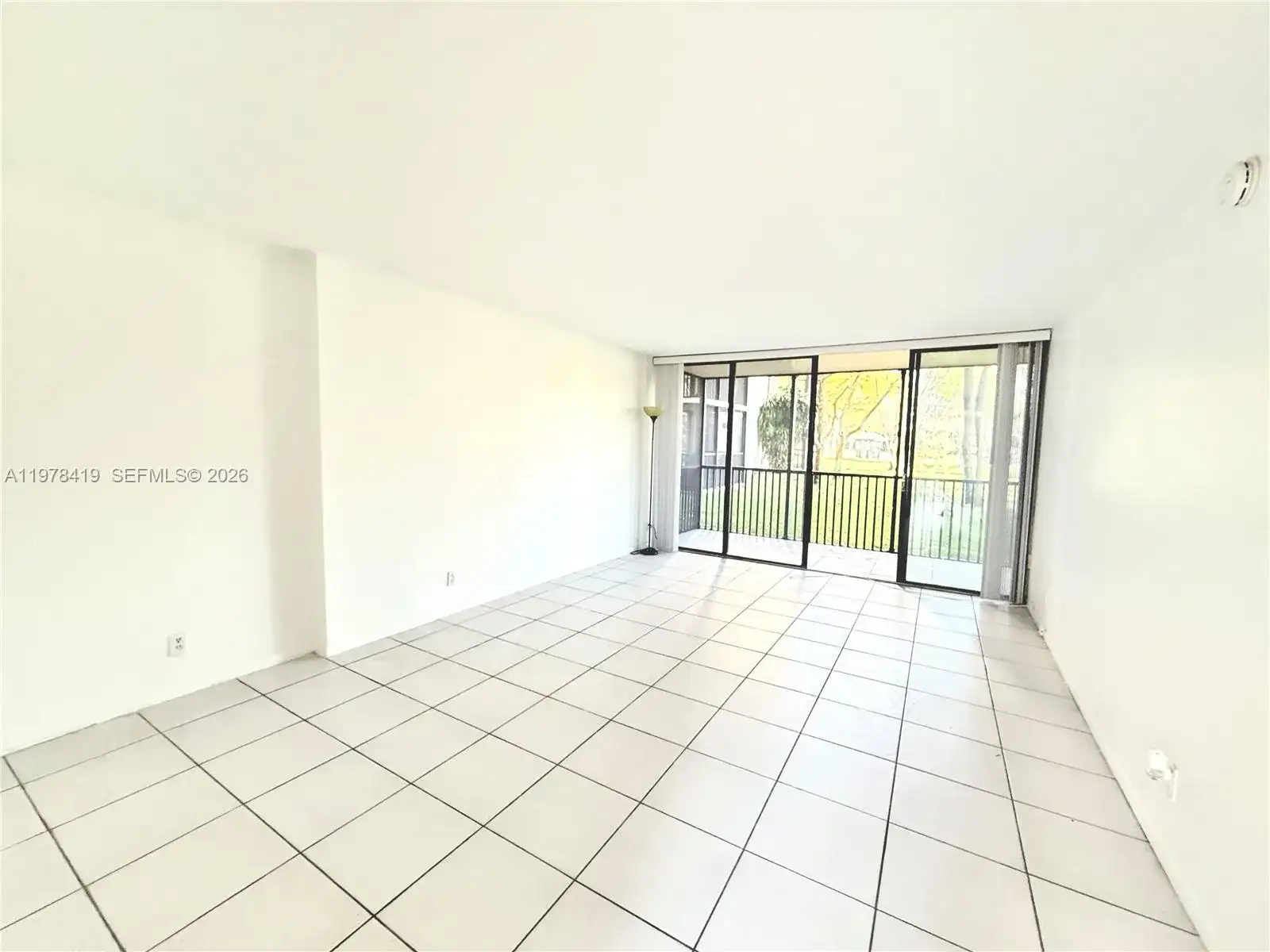 3301 N Country Club Dr # 106, Aventura FL 33180 photo 4