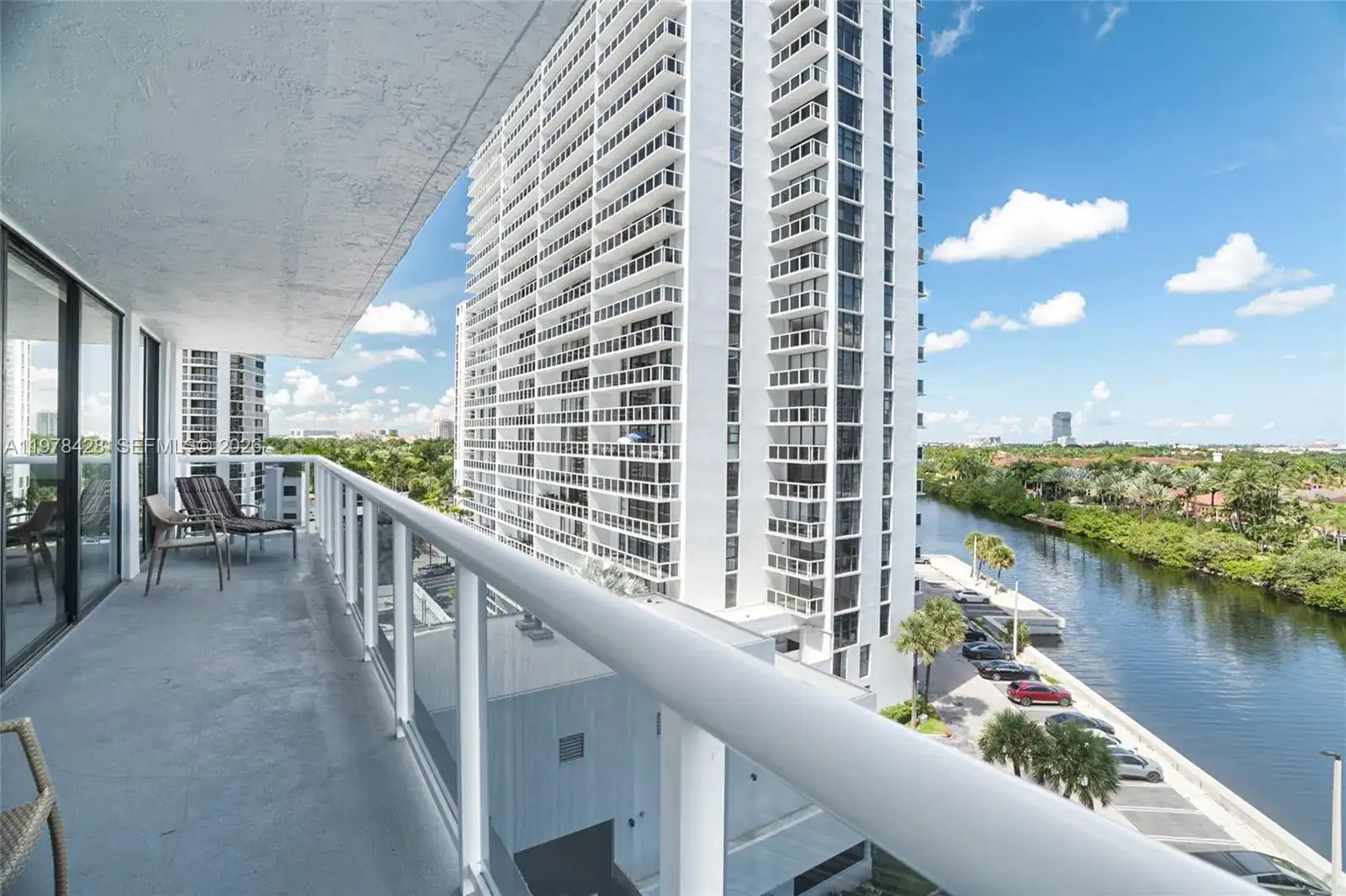 20515 E Country Club Dr # 849, Aventura FL 33180 photo 4