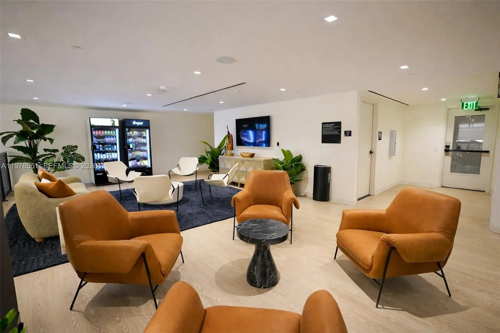 225 N Miami Ave # 3707, Miami FL 33128
