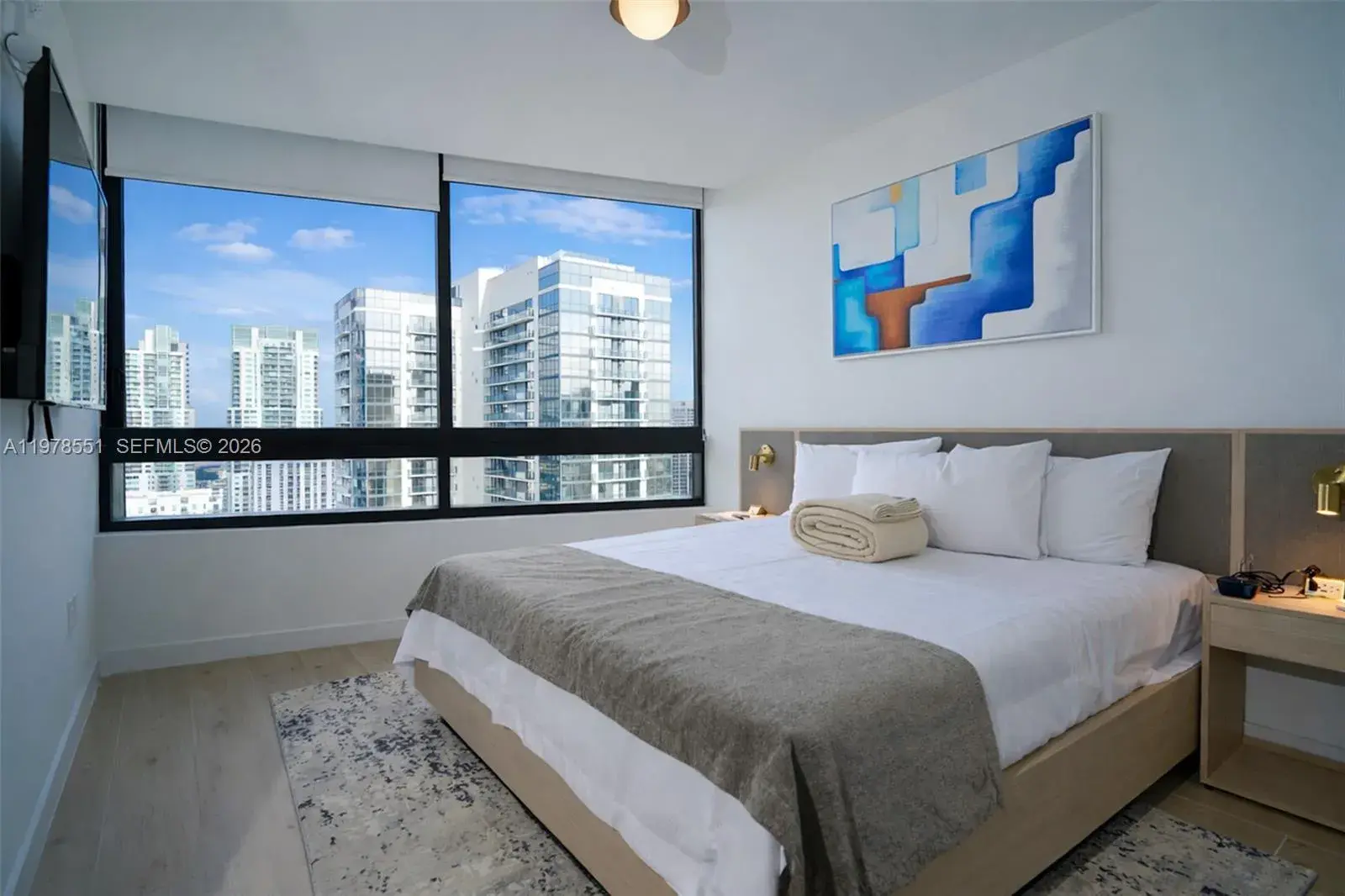 225 N Miami Ave # 3707, Miami FL 33128