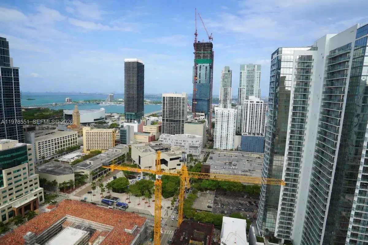 225 N Miami Ave # 3707, Miami FL 33128