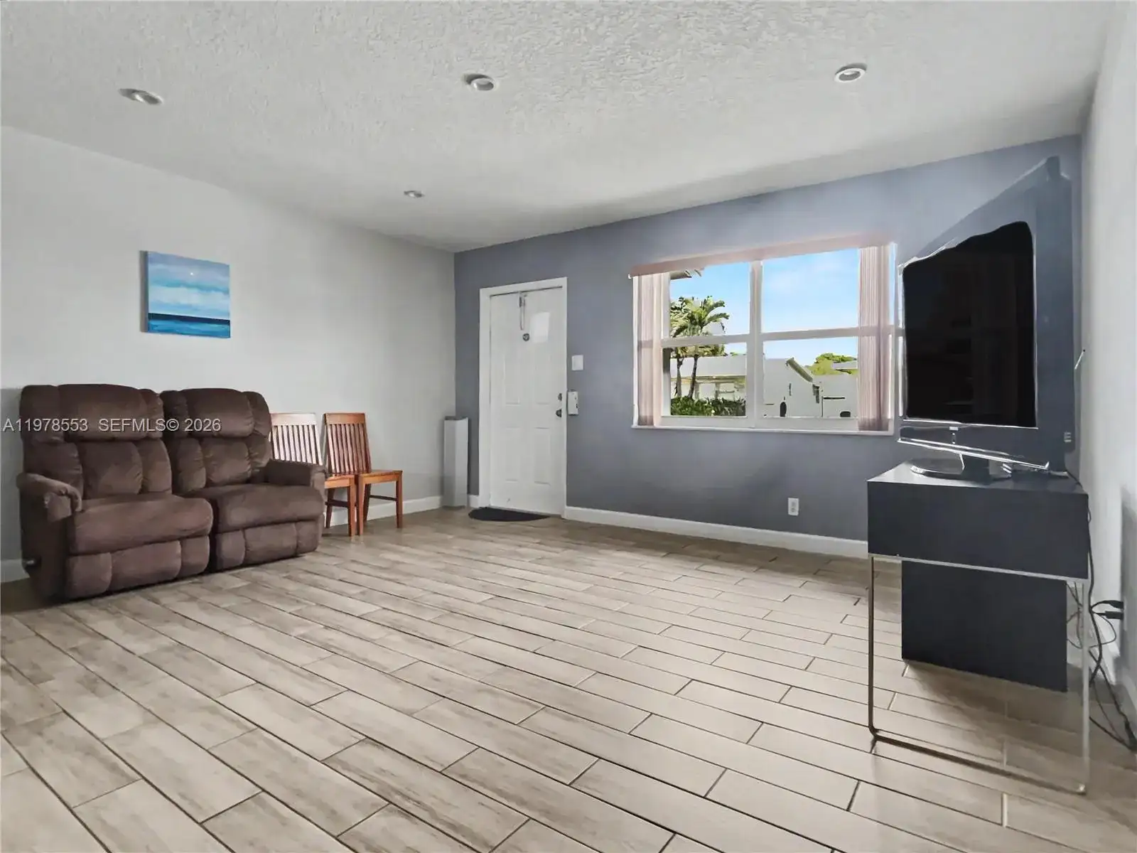 6960 NW 11th Ct, Margate FL 33063 photo 2