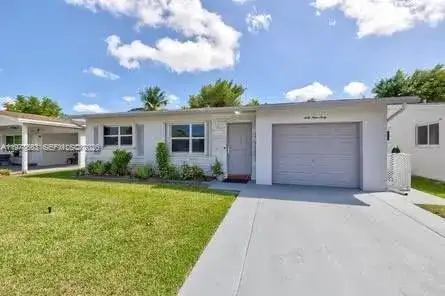 6960 NW 11th Ct, Margate FL 33063 photo 3