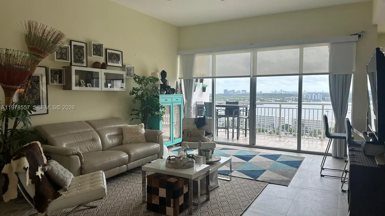 18031 Biscayne Blvd, Aventura FL 33160