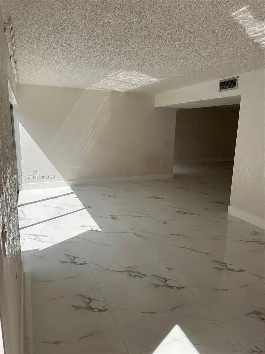 8440 SW 154th Cir Ct # 302, Miami FL 33193 photo 2