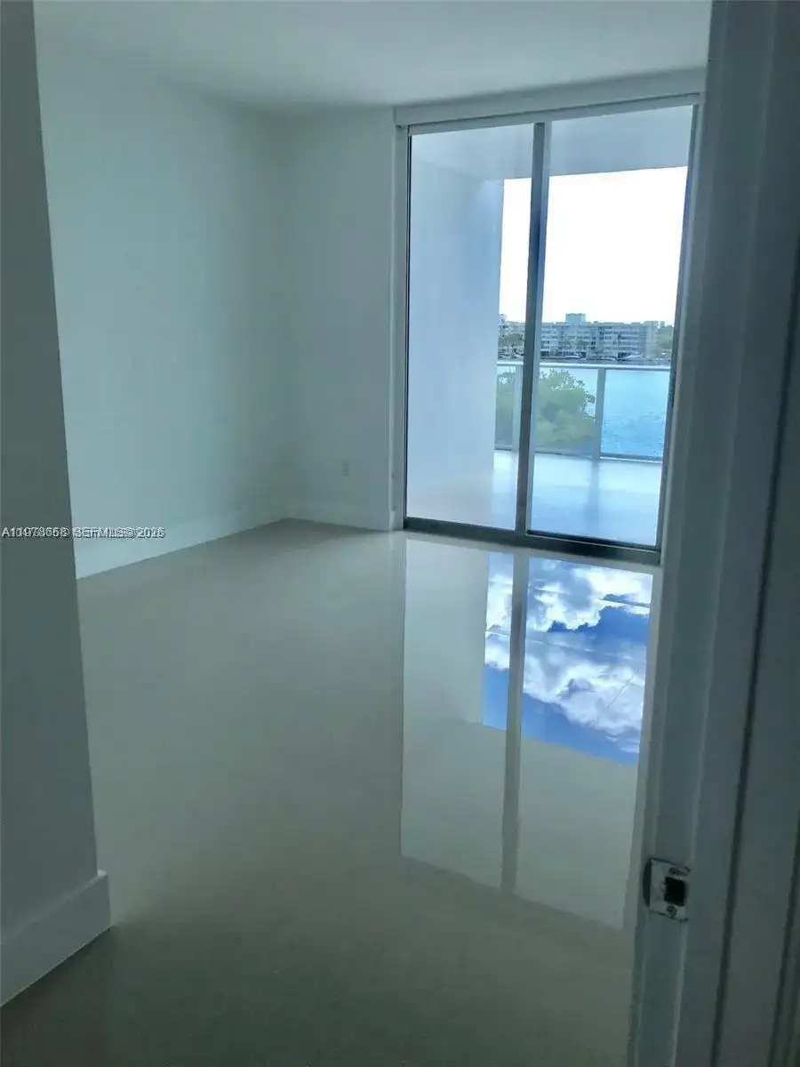 17111 Biscayne Blvd # 408, North Miami Beach FL 33160 photo 5