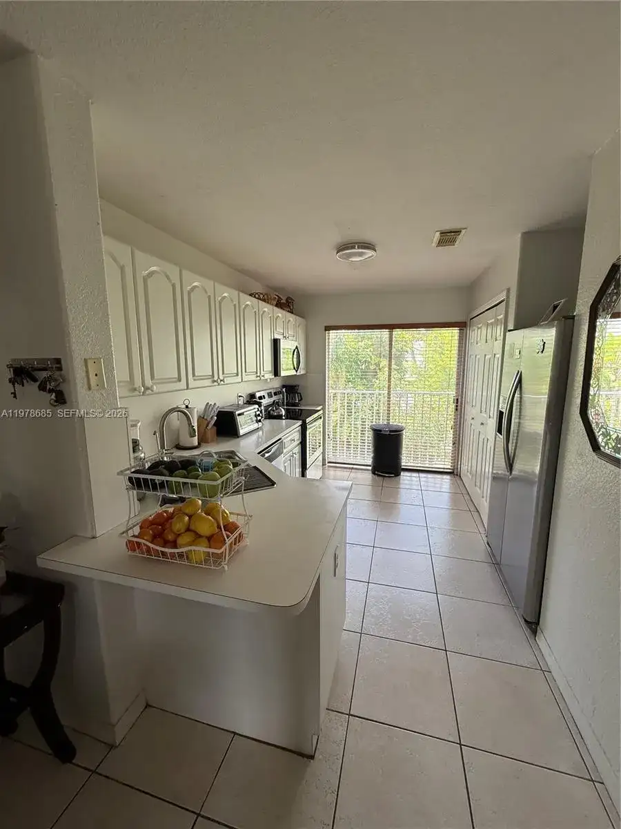 5605 NW 109th Ave # 76, Doral FL 33178 photo 3