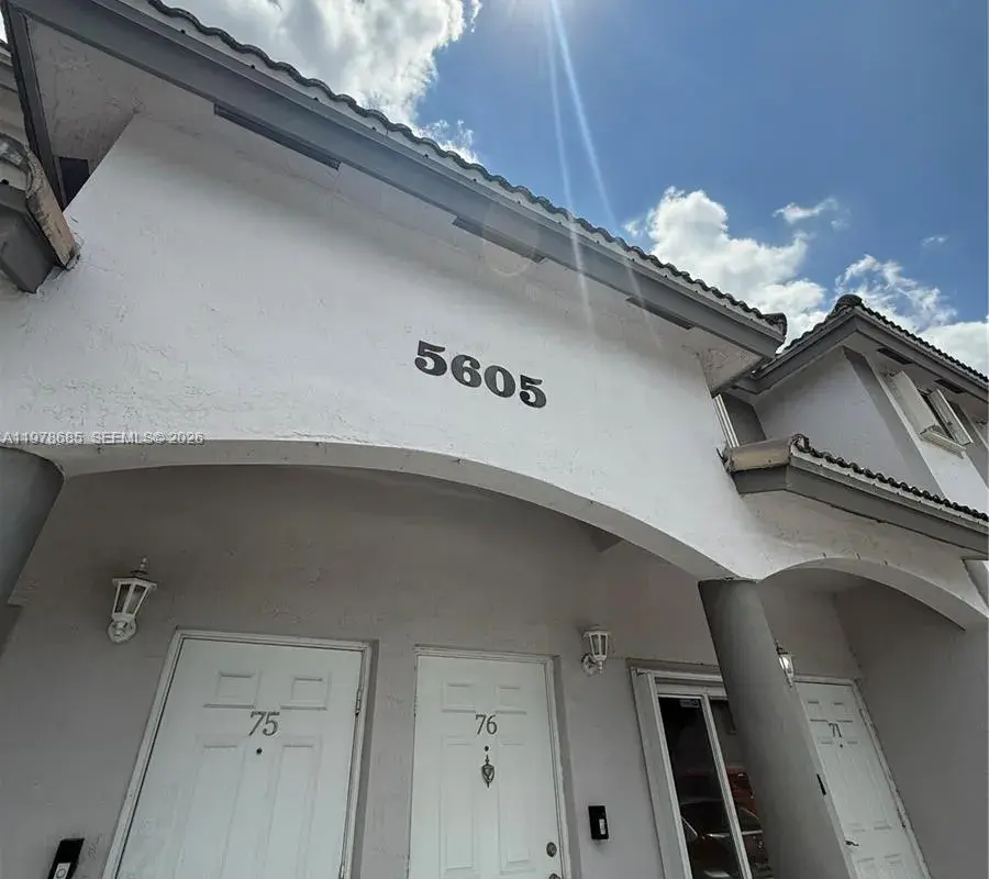 5605 NW 109th Ave # 76, Doral FL 33178