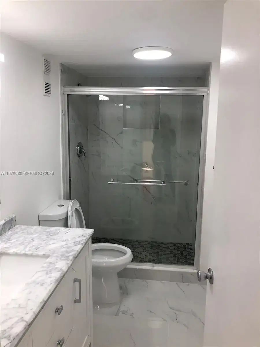1200 NE Miami Gardens Dr # 820W, Miami FL 33179 photo 4