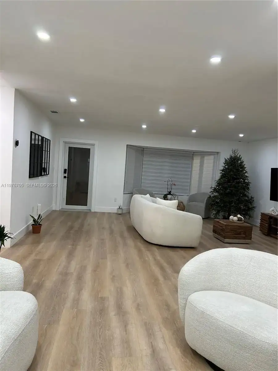 15915 SW 103rd Pl, Miami FL 33157 photo 3