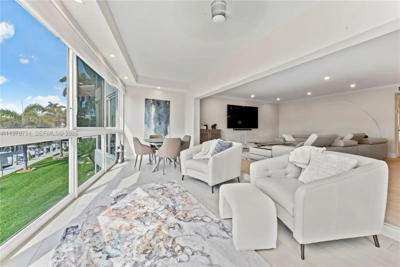 3050 NE 48th St # 207, Fort Lauderdale FL 33308