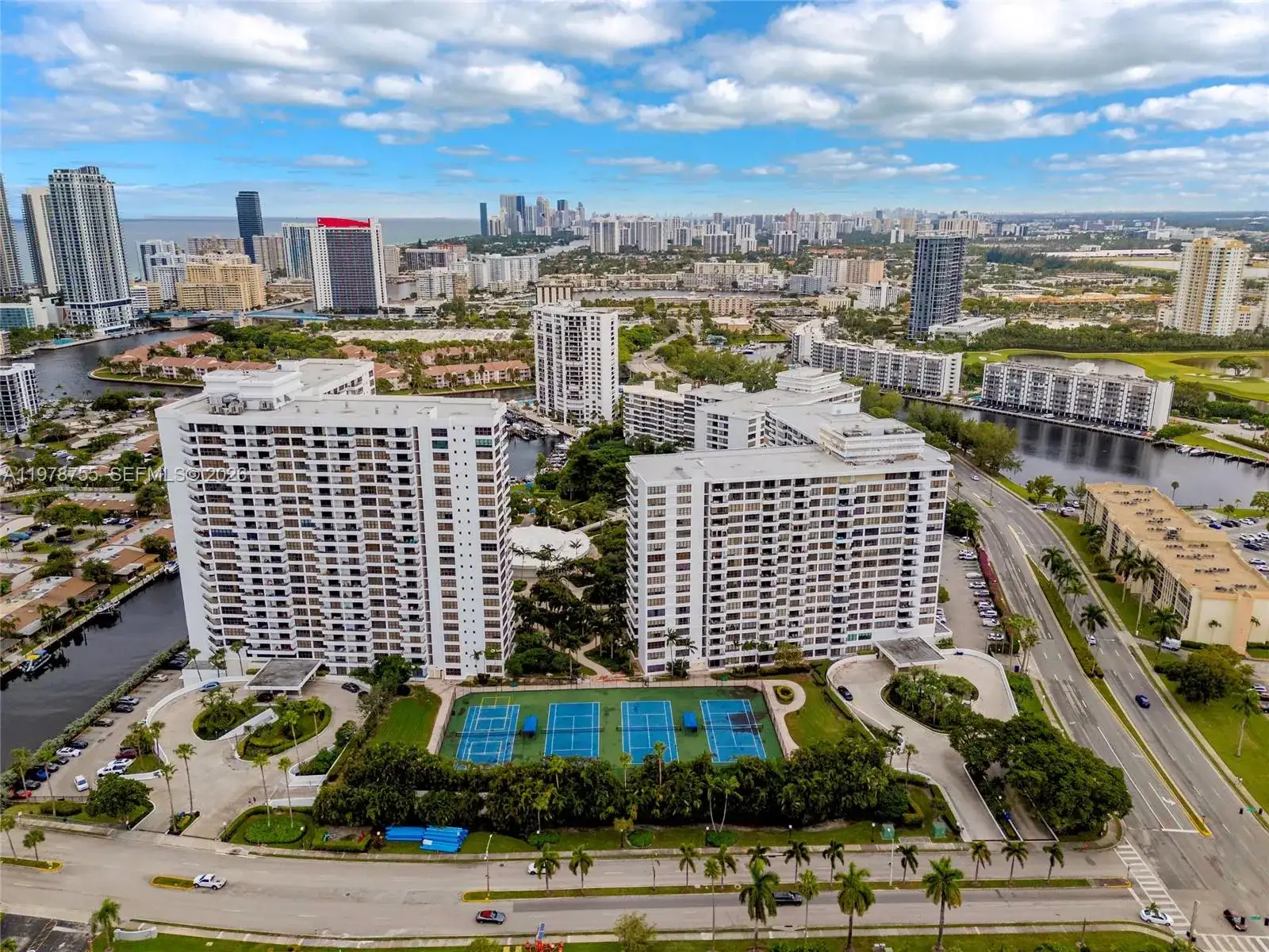 600 Three Islands Blvd # 612, Hallandale Beach FL 33009 photo 3
