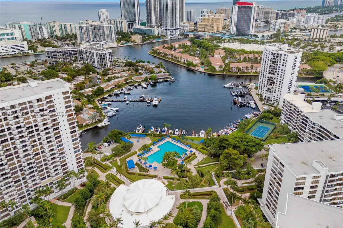 600 Three Islands Blvd # 612, Hallandale Beach FL 33009