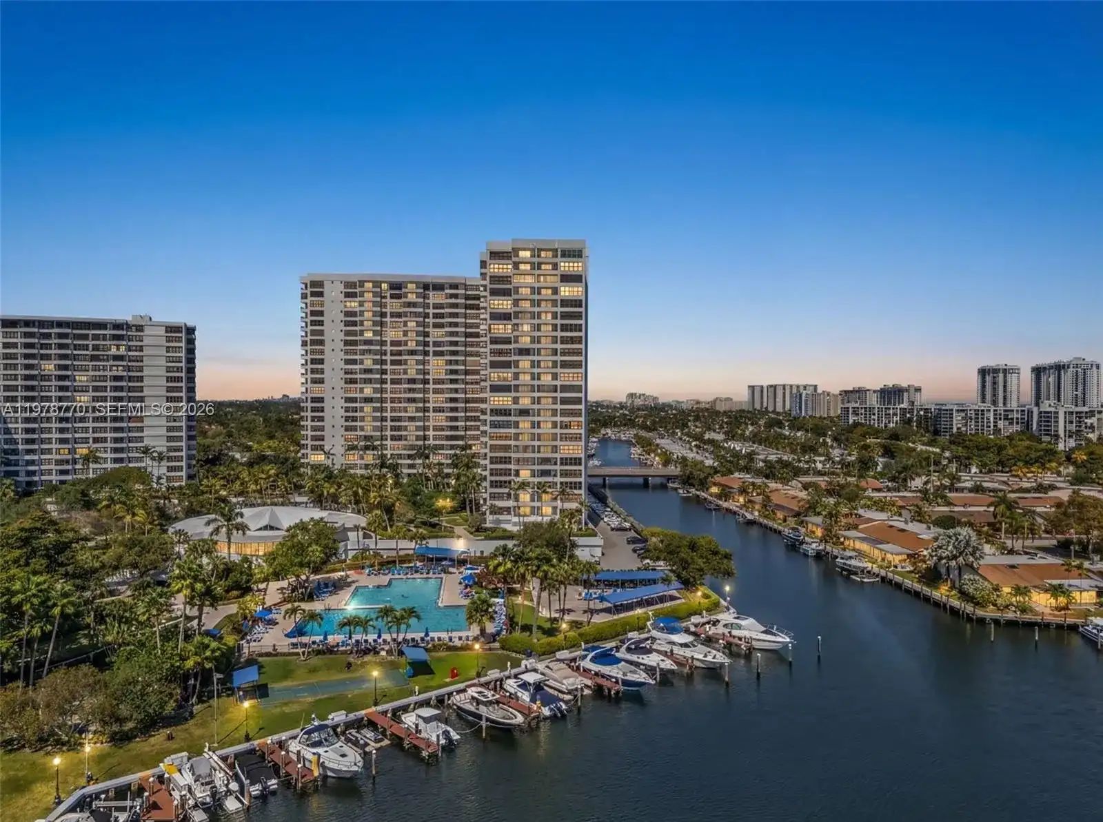 2500 PARKVIEW DR # 902, Hallandale Beach FL 33009