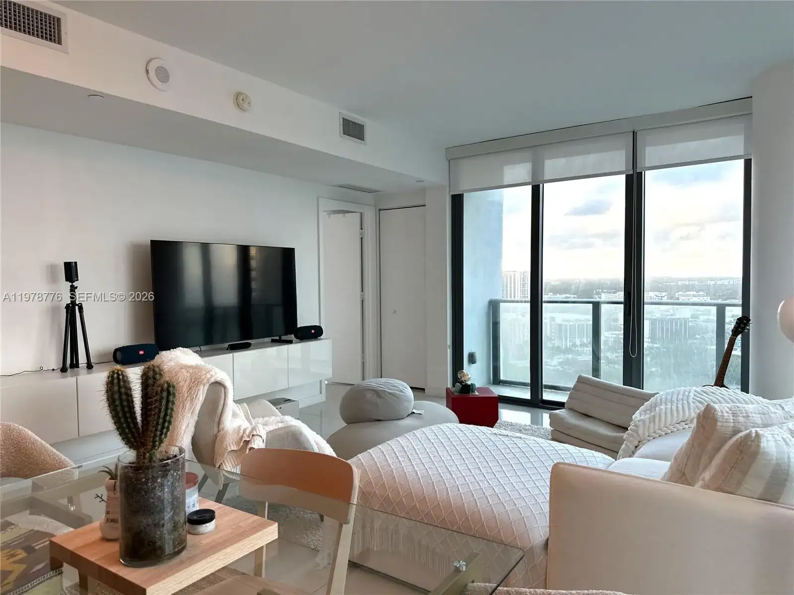 650 NE 32nd St # 2108, Miami FL 33137 photo 3