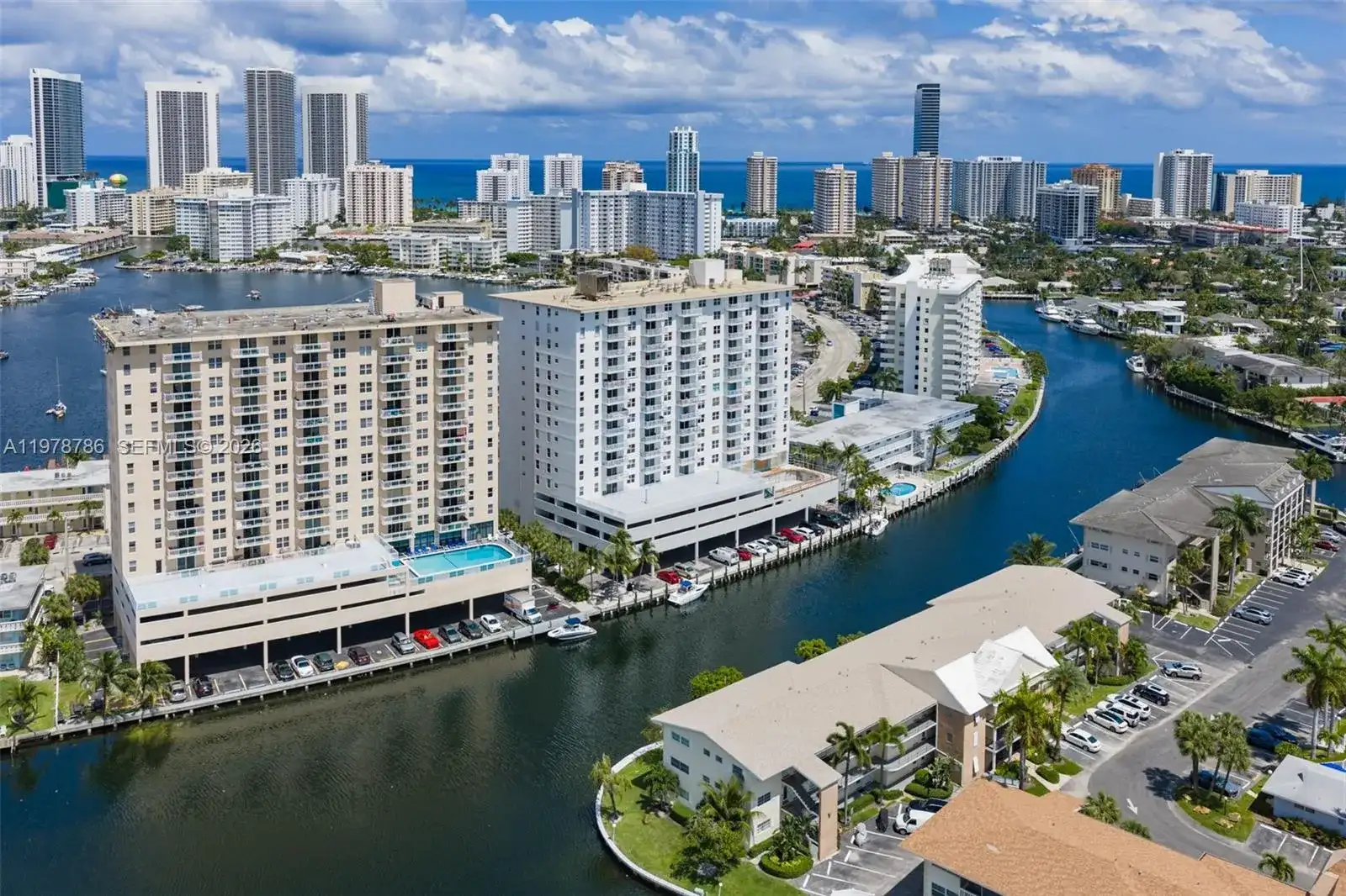 427 Golden Isles Dr # 9G, Hallandale Beach FL 33009 photo 2