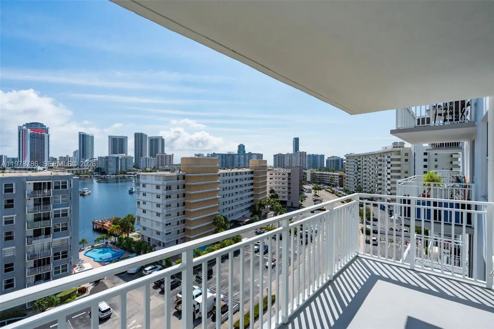 427 Golden Isles Dr # 9G, Hallandale Beach FL 33009 photo 3