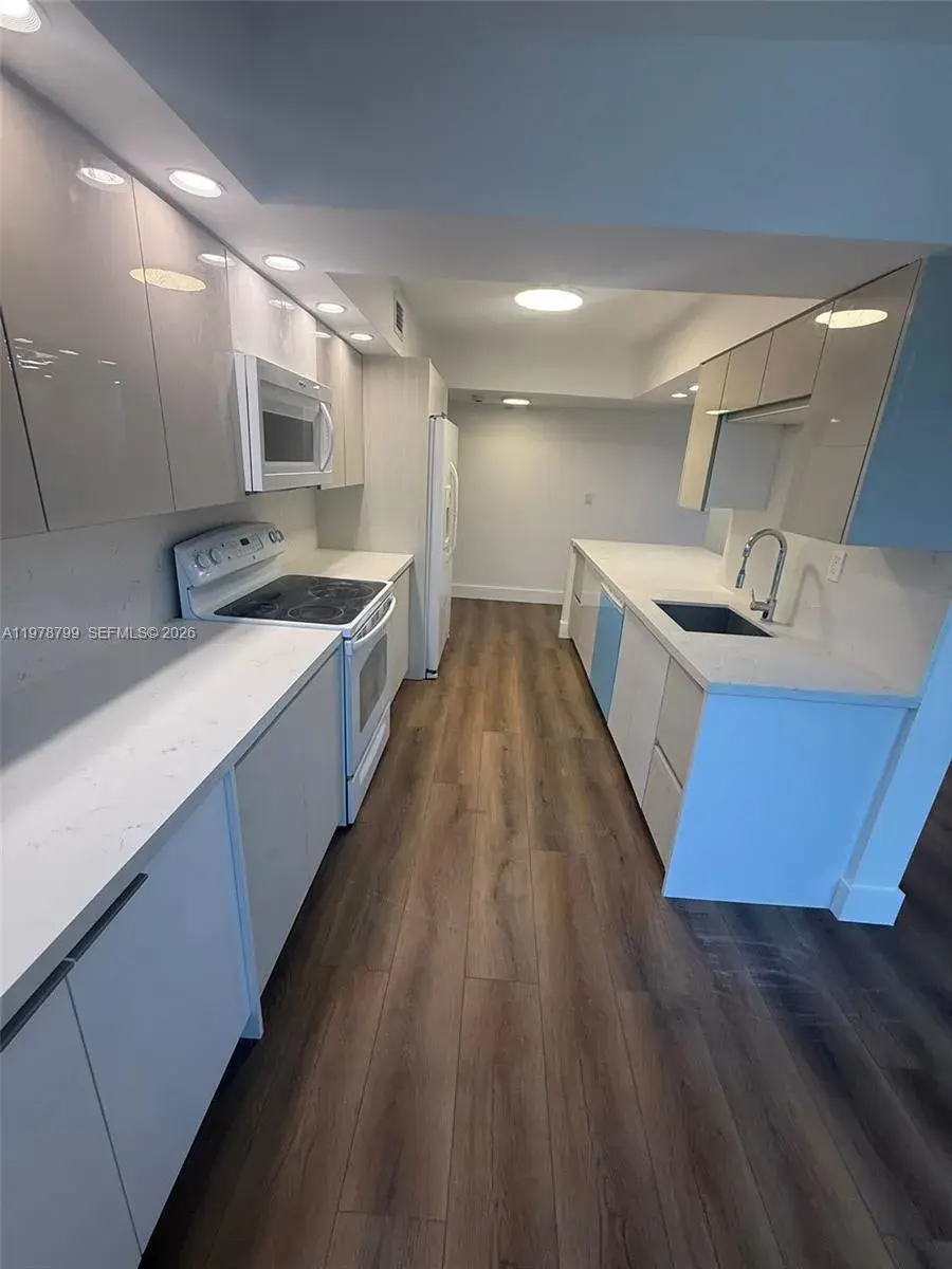 851 Three Islands Blvd # 209, Hallandale Beach FL 33009