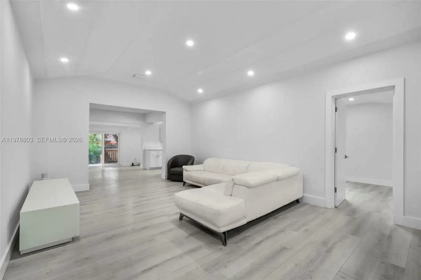 1262 SW 15th Ter, Miami FL 33145 photo 3