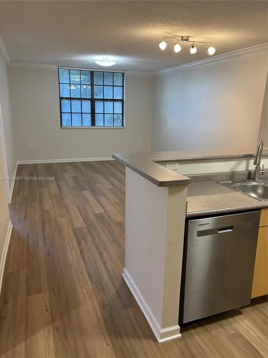 1919 Van Buren St # 219A, Hollywood FL 33020