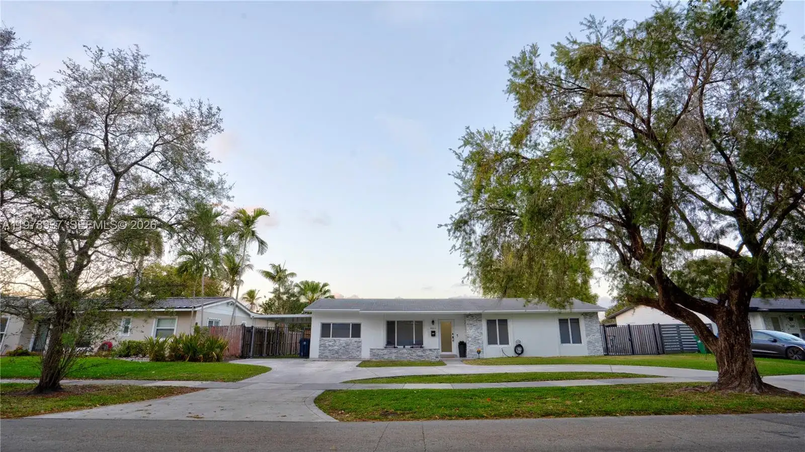 9311 Sterling Dr, Cutler Bay FL 33157 photo 2