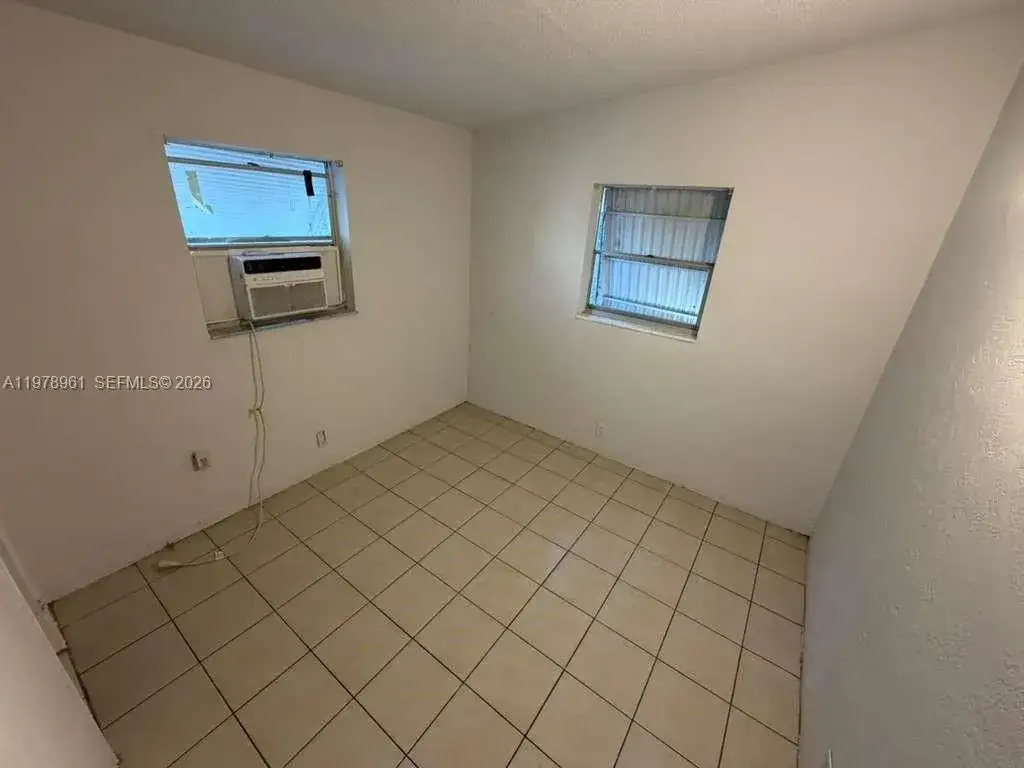 132 NE 70th St, Miami FL 33138 photo 4