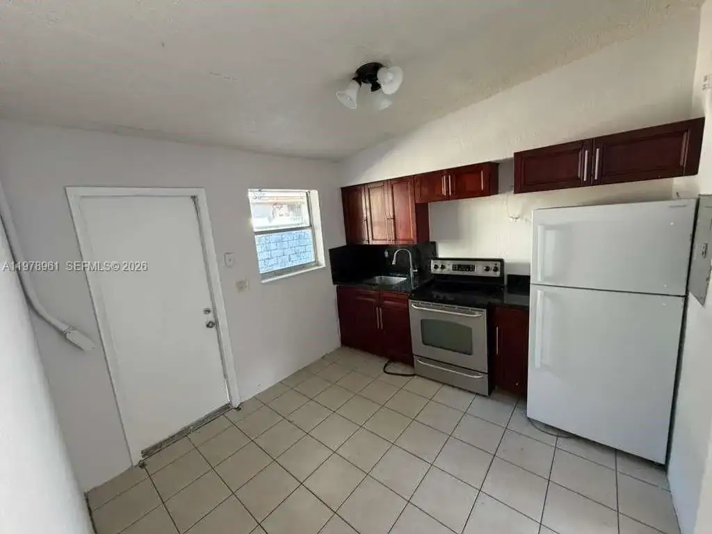 132 NE 70th St, Miami FL 33138 photo 5