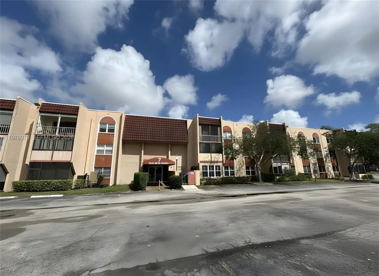 8280 SW 24th St # 7104, North Lauderdale FL 33068