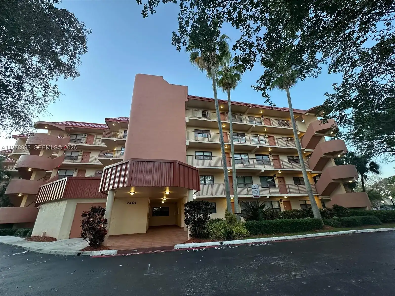 7401 NW 16th St # 407, Plantation FL 33313