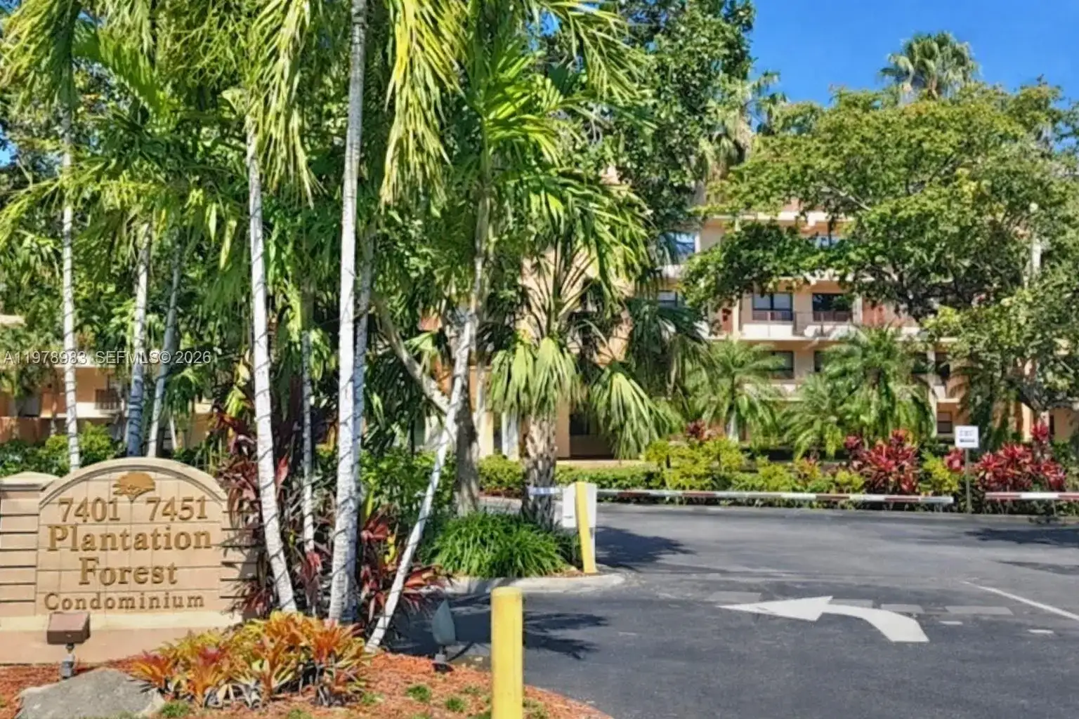 7401 NW 16th St # 407, Plantation FL 33313 photo 2