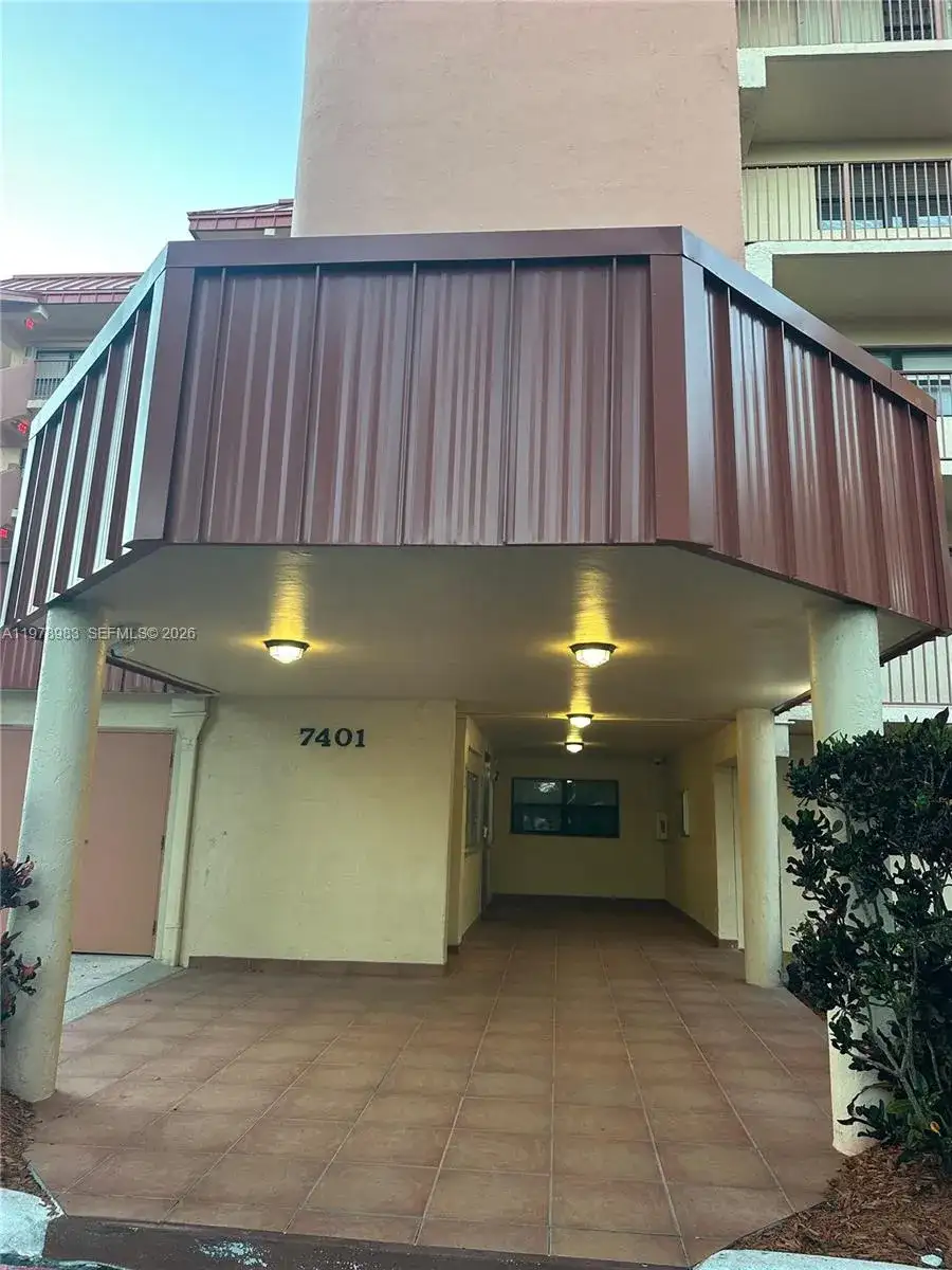 7401 NW 16th St # 407, Plantation FL 33313 photo 3
