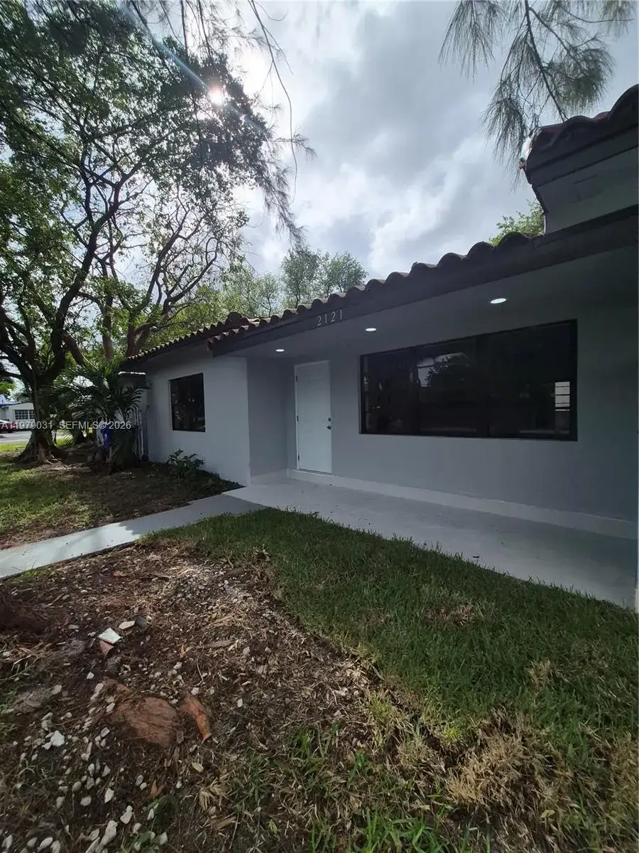 2121 NW 14th St, Miami FL 33125 photo 3