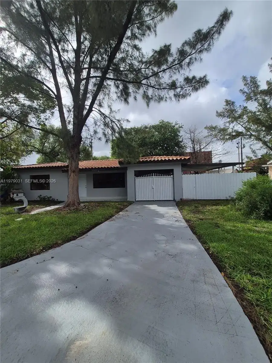 2121 NW 14th St, Miami FL 33125 photo 4