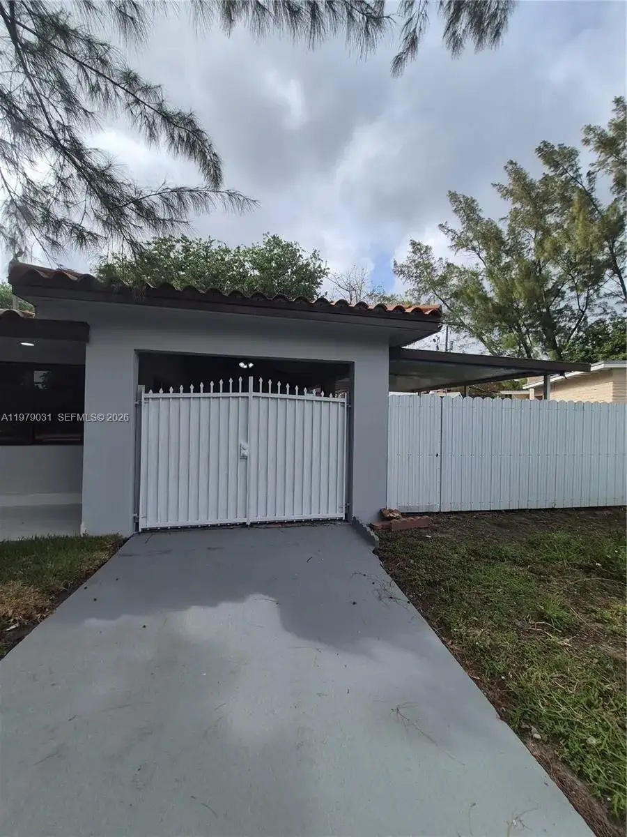 2121 NW 14th St, Miami FL 33125 photo 5