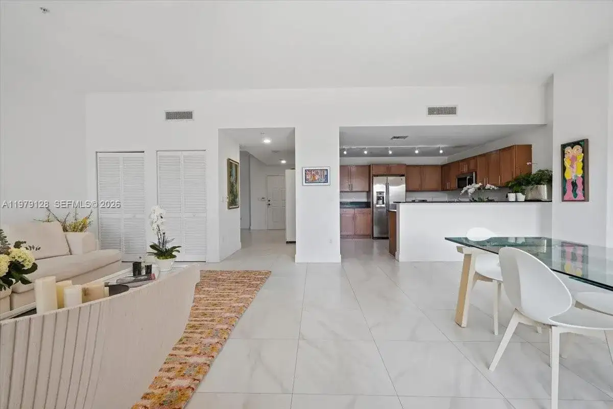 8390 SW 72nd Ave # 106, Miami FL 33143 photo 4