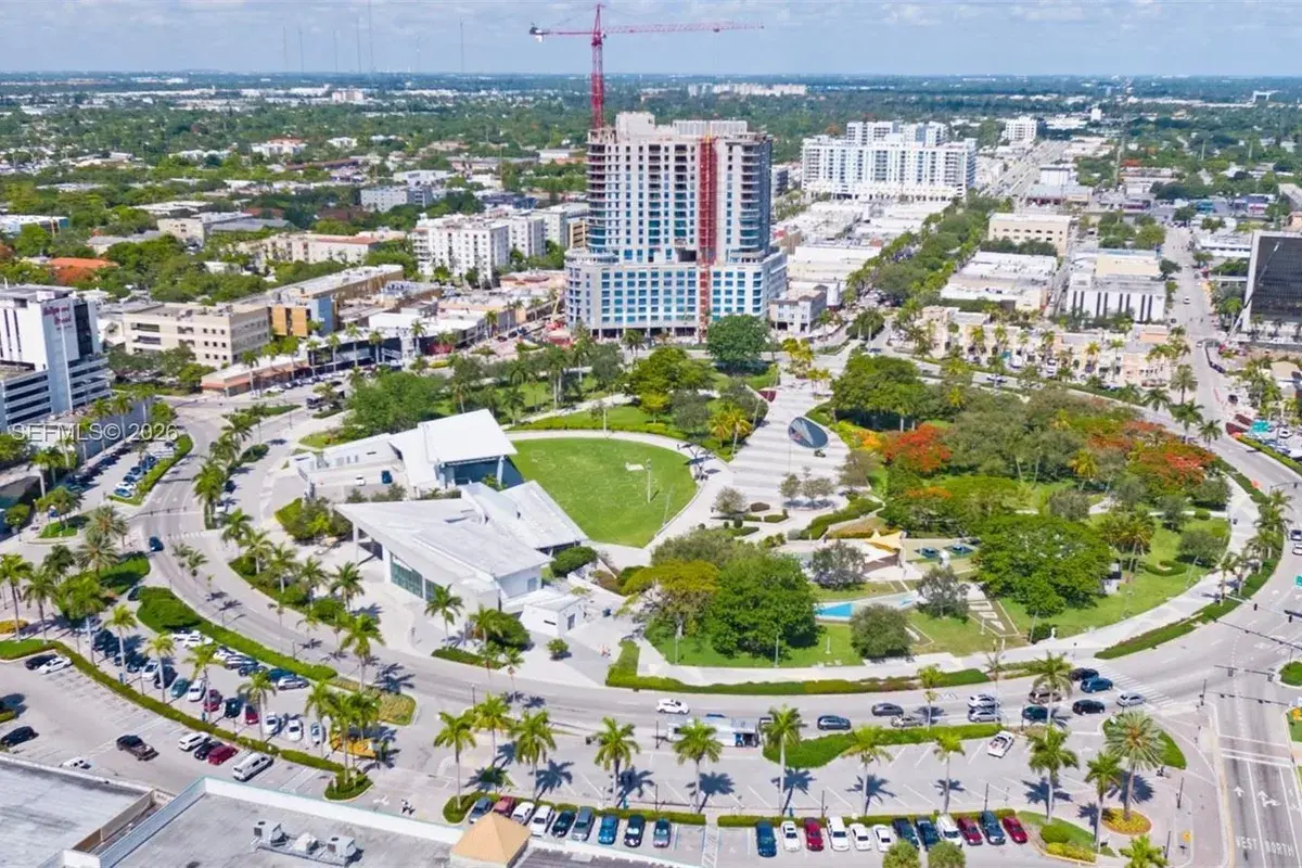 2005 Jefferson St # 205, Hollywood FL 33020