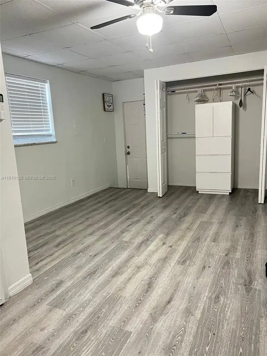9731 NW 24th St, Sunrise FL 33322 photo 2