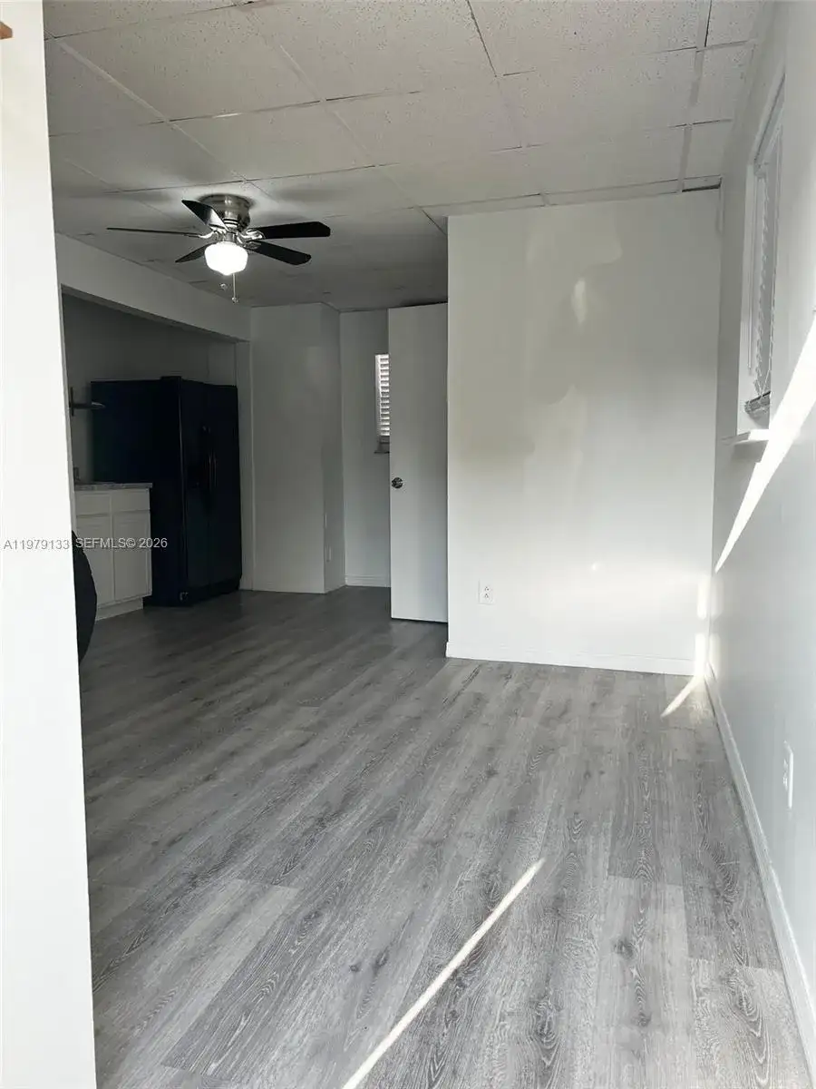 9731 NW 24th St, Sunrise FL 33322 photo 4