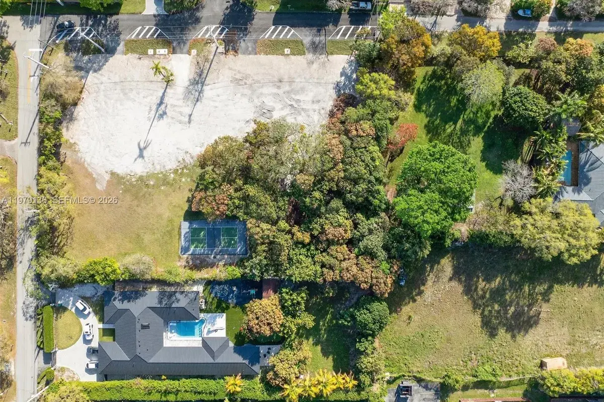 9232 SW 84 Ave, Miami FL 33156