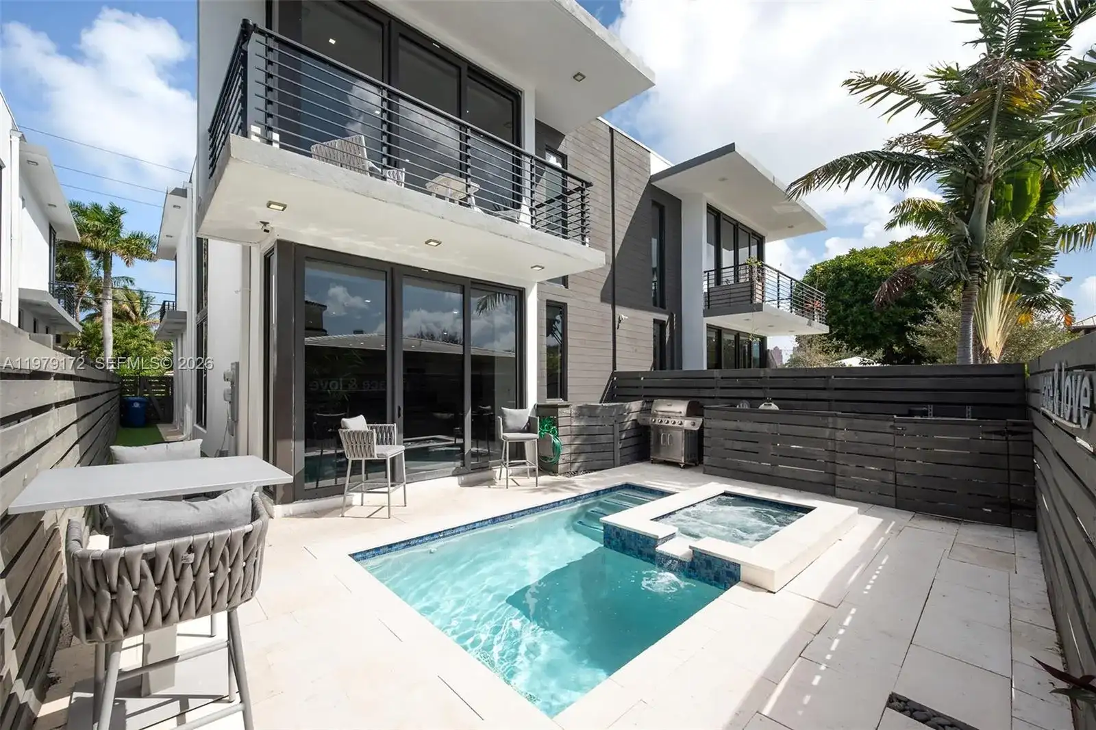 2516 NE 21st St # B, Fort Lauderdale FL 33305 photo 3