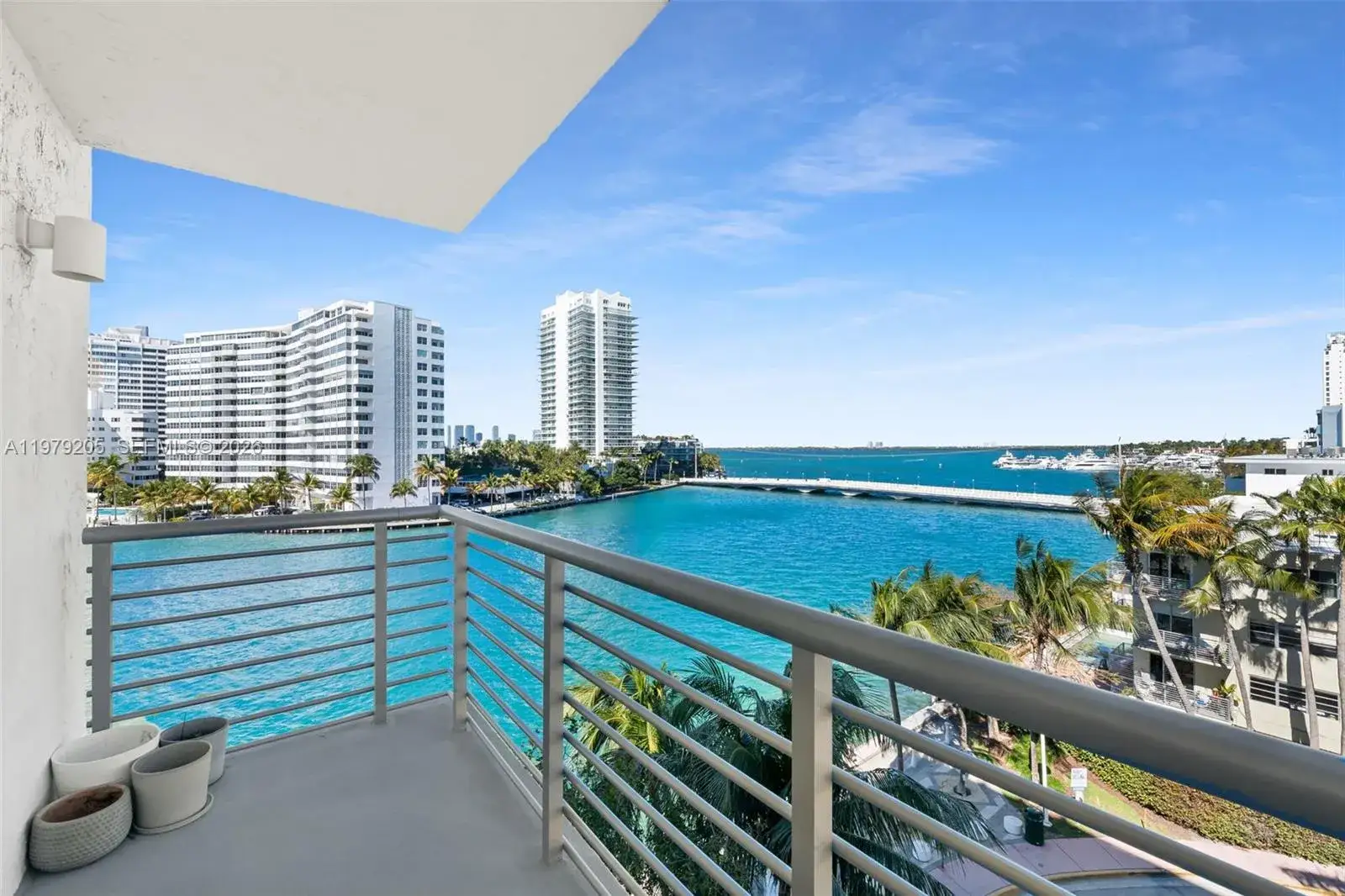 1 bedroom 1 bath Residential for sale at 1450 Lincoln Rd # 601, Miami Beach FL 33139
