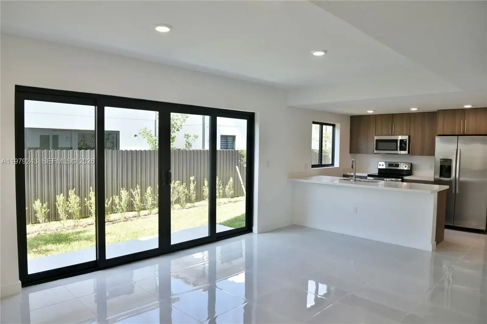 1179 NW 1st St, Florida City FL 33034 photo 2