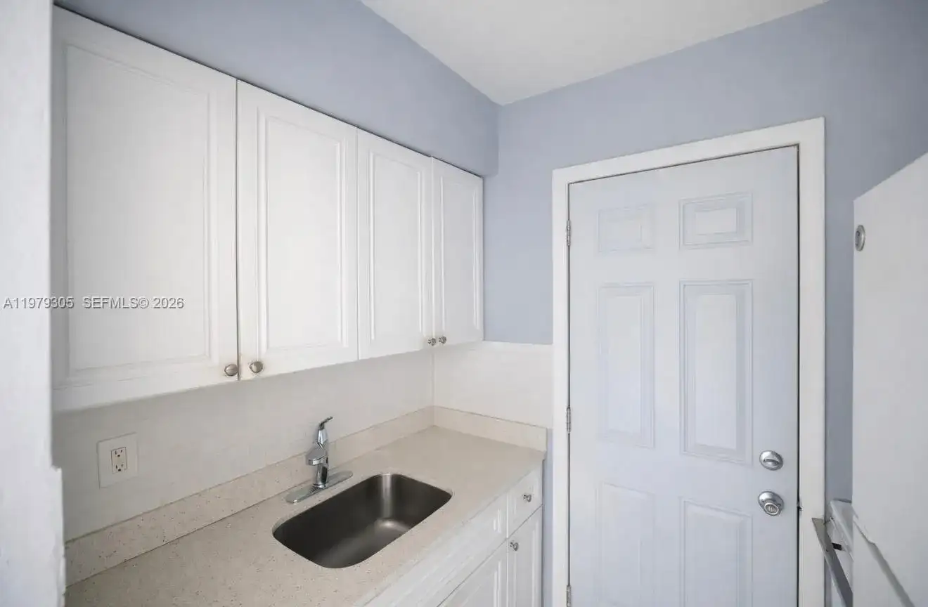 6080 W Flagler St # 6, Miami FL 33144 photo 2