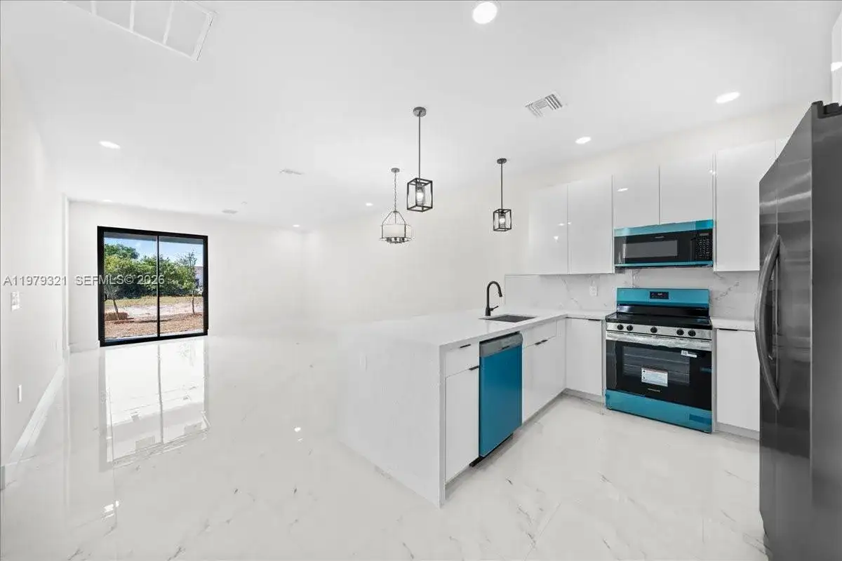 1315/1317 Diplomat Pkwy E, Cape Coral FL 33909 photo 5
